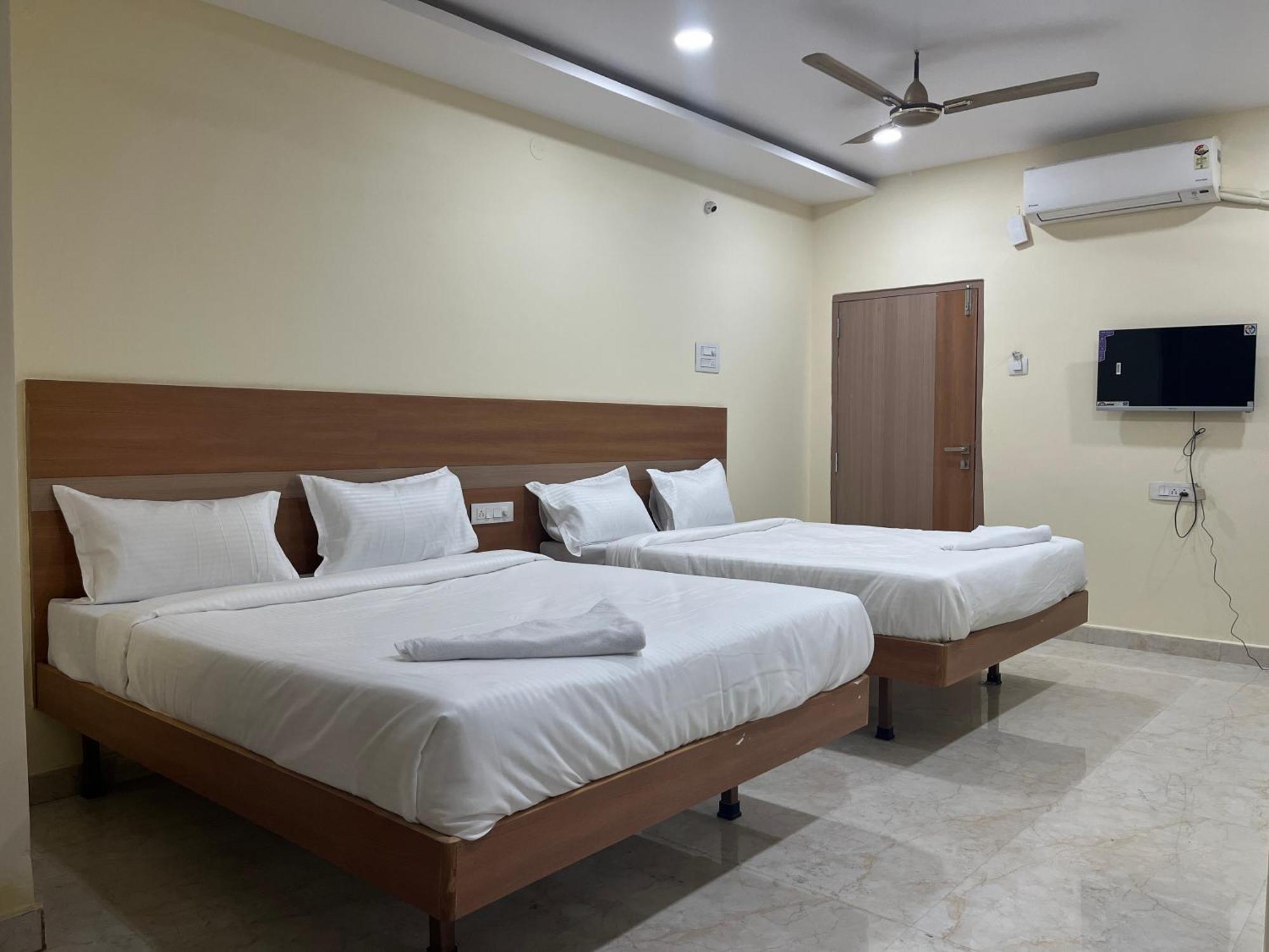 Hotel Elite Swagath Grand Hyderabad Exterior photo