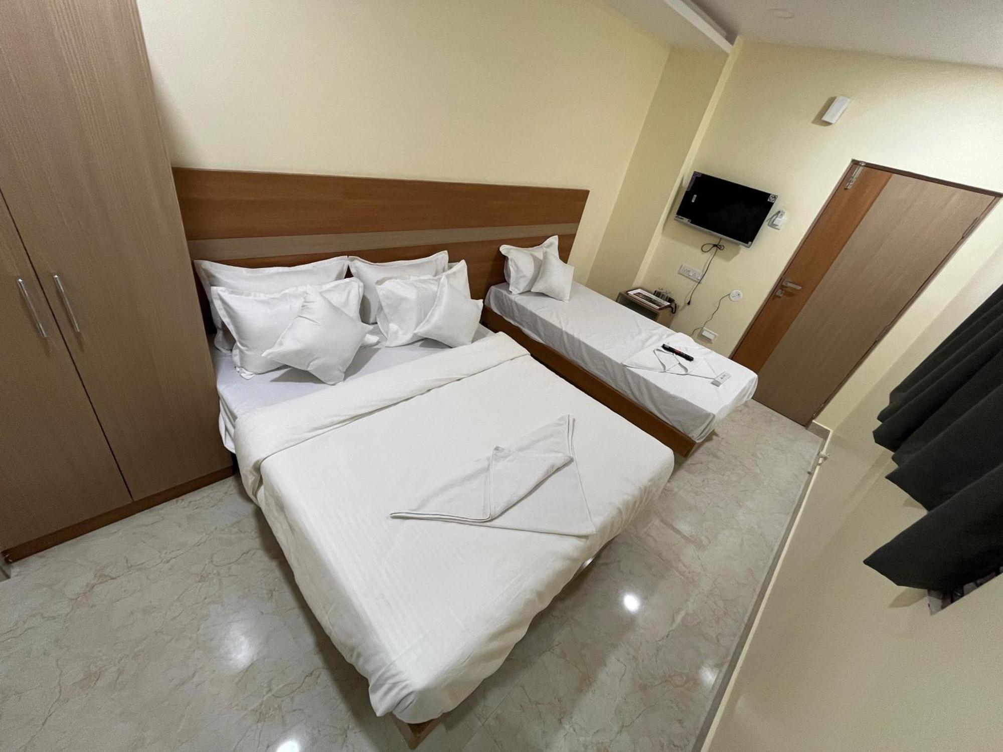 Hotel Elite Swagath Grand Hyderabad Exterior photo