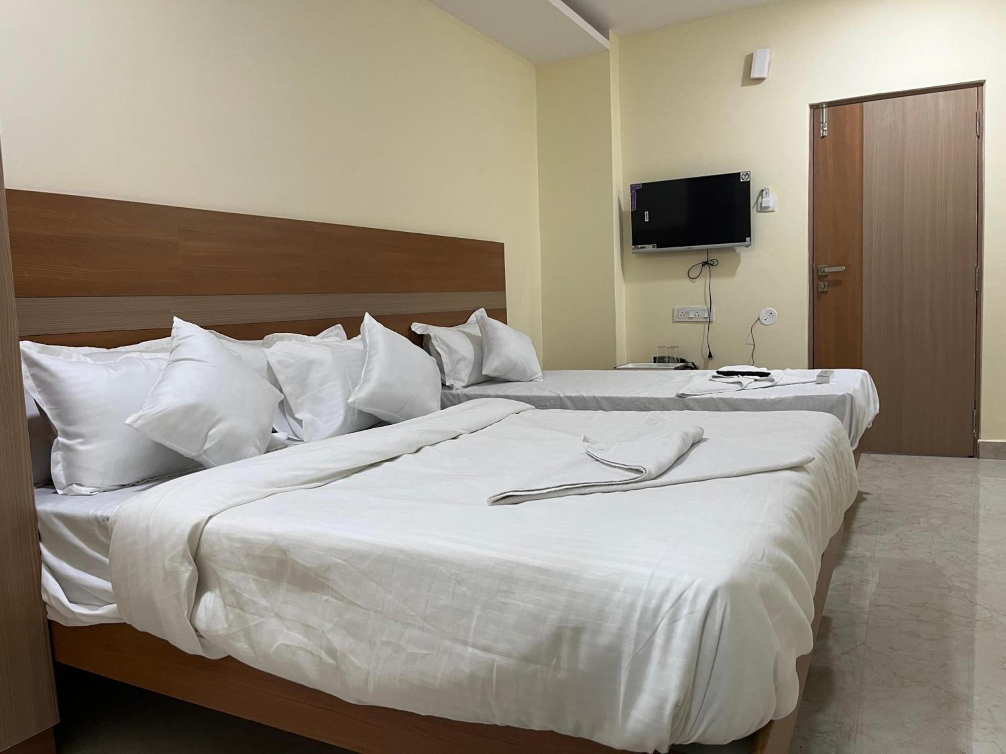 Hotel Elite Swagath Grand Hyderabad Exterior photo